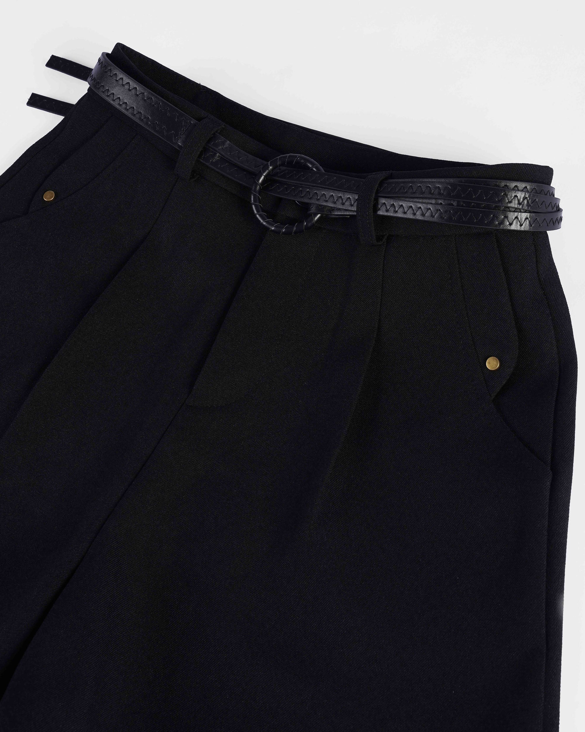 Shorts - woven with belt